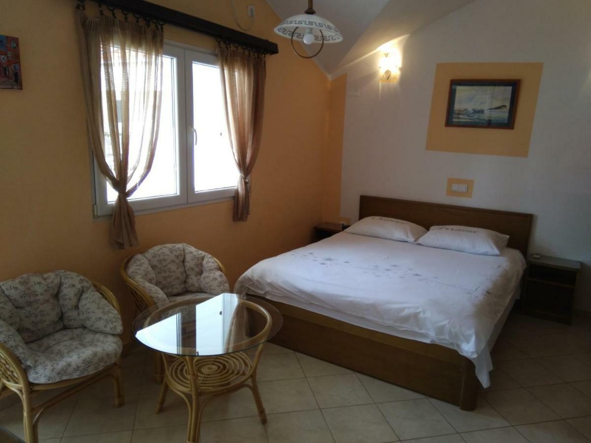 Apartments Lanterna Tivat Buitenkant foto